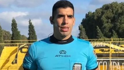 Joaquín Gil apuntado por su arbitraje en Puerto Madryn.