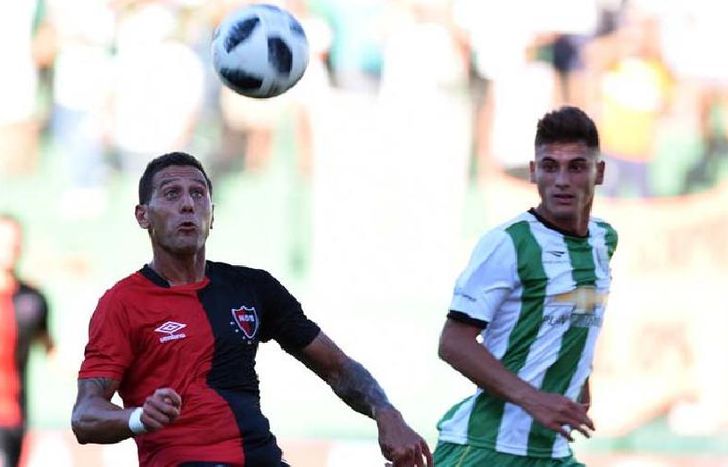 El delantero Julián Carranza ingresará por la lesión de Jesús Dátolo frente a Estudiantes de La Plata.