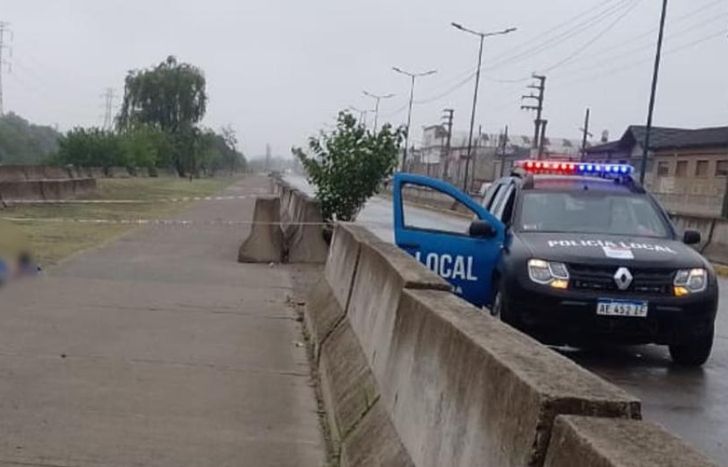 El cuerpo fue hallado sobre Camino de la Ribera.