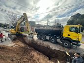 almirante brown: avanza obra hidraulica clave en jose marmol para mejorar drenaje