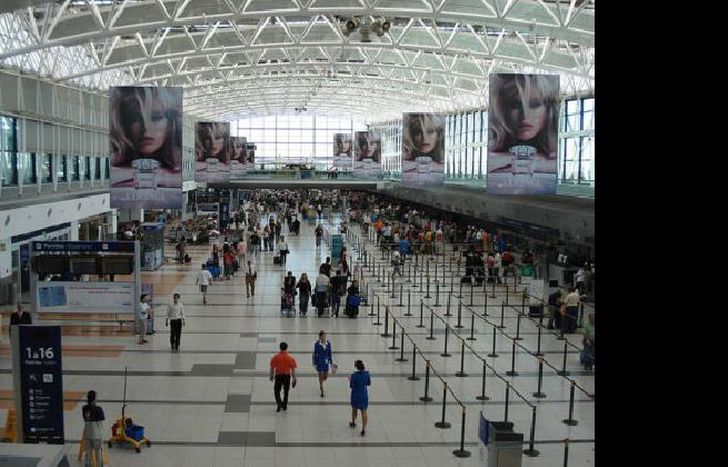 fueron deportadas al menos seis personas.