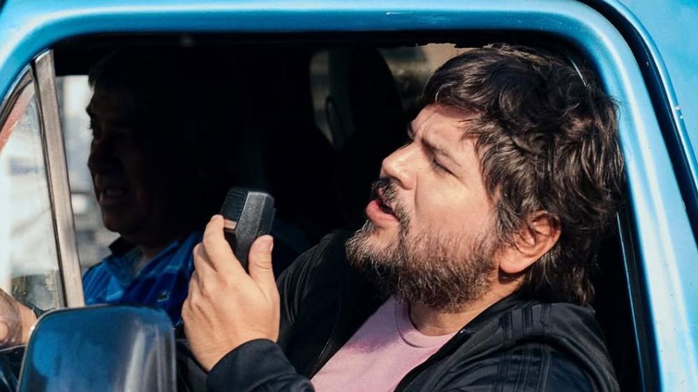 La canción ya se puede escuchar en todas las plataformas digitales.