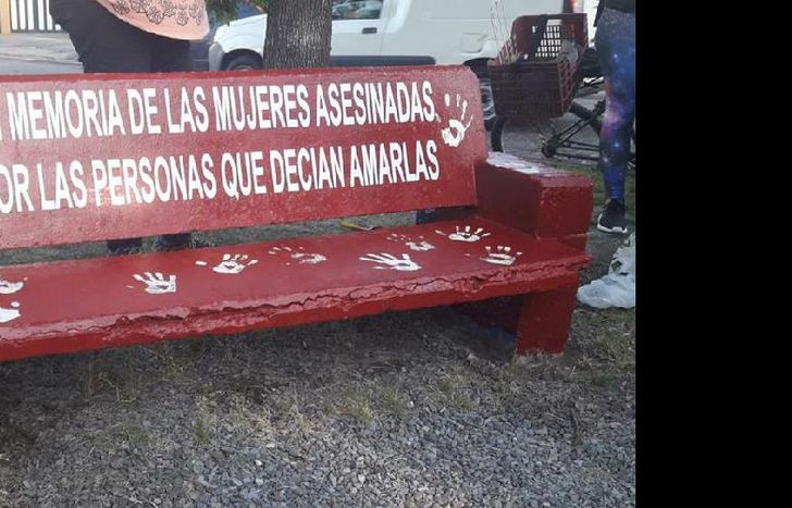 Un banco con un mensaje directo y concreto para evitar femicidios.