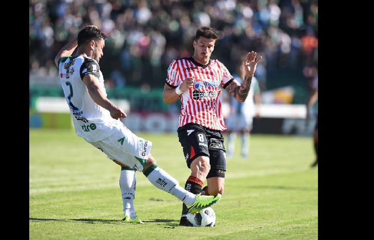 Pereira, con un dolor en la rodilla, será esperado por el entrenador.
