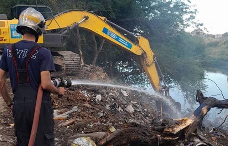 Del operativo participaron cinco dotaciones y 15 bomberos.