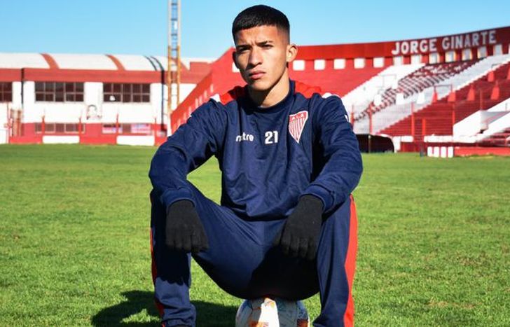 Jeremías Barros fue al banco y entró frente a Flandria.