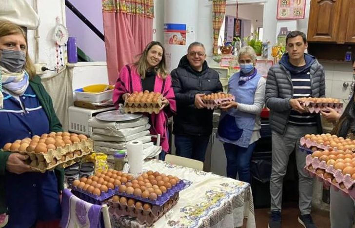 Entrega semanal en el Jardín Rincón Feliz N°8.