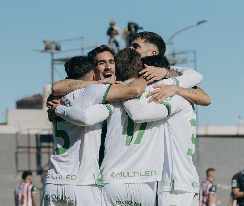 Banfield se llevó un gran triunfo de la cancha de Barracas Central.