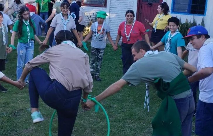 Para juntar fondos y que todas las ramas puedan realizar el campamento anual.