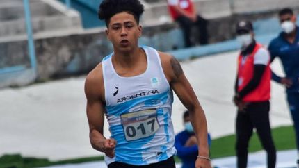 Joel compitió en salto en alto y la posta 4x100.