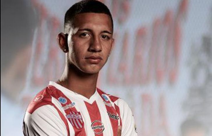 Tiene 16 años y ya juega en Primera.