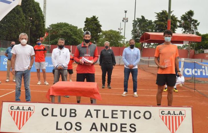 El presidente Víctor Grosi estuvo en la premiación.