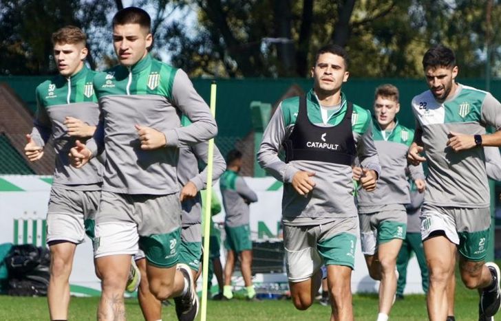 El plantel de Banfield trabajó en el predio de Guillón.