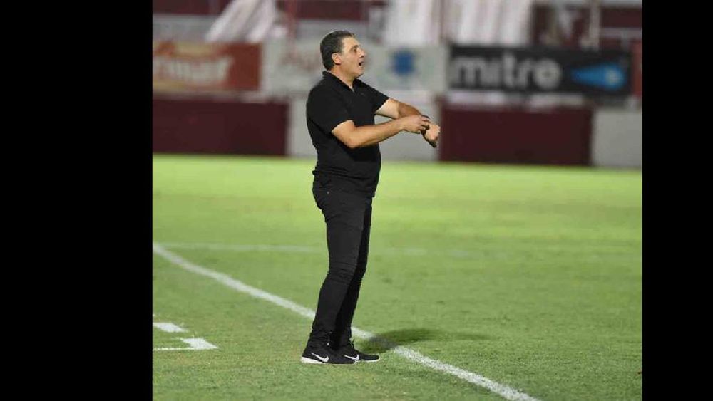 Biggeri dirigió 13 partidos y apenas ganó uno.