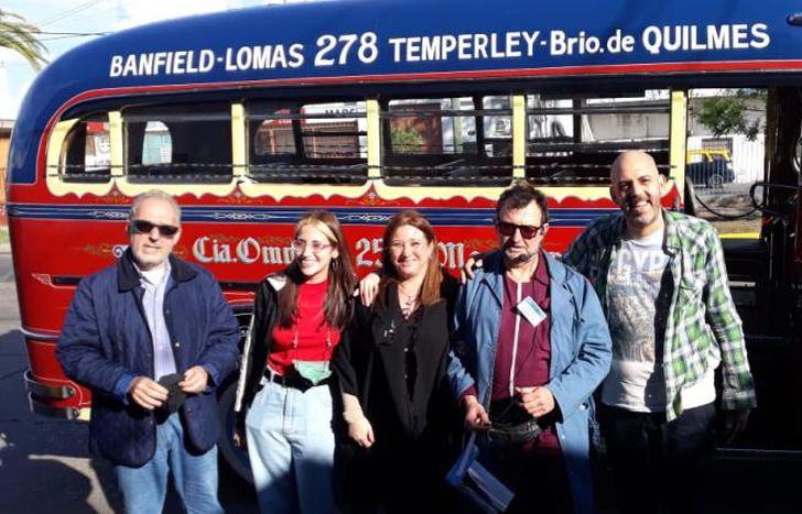 Contentos, los vecinos disfrutaron del paseo por Villa Galicia.