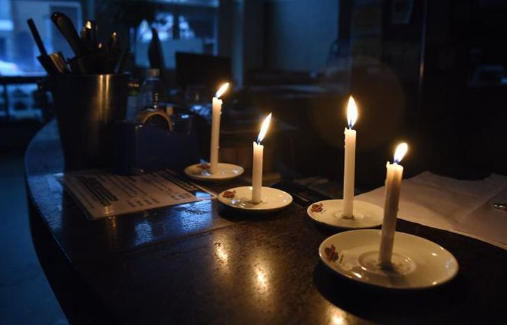 Más de 40 horas sin luz.