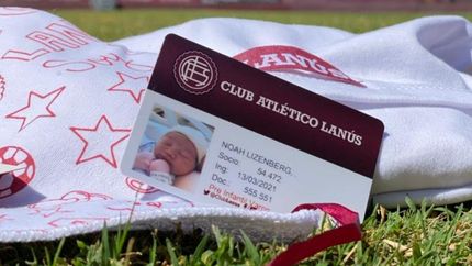 Lanús le hizo rápido el carnet de socio a Noah.