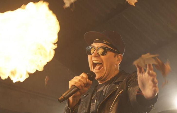 Leo cierra el evento.