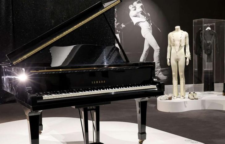 La subasta del piano de Freddie Mercury no cumplió con las expectativas.