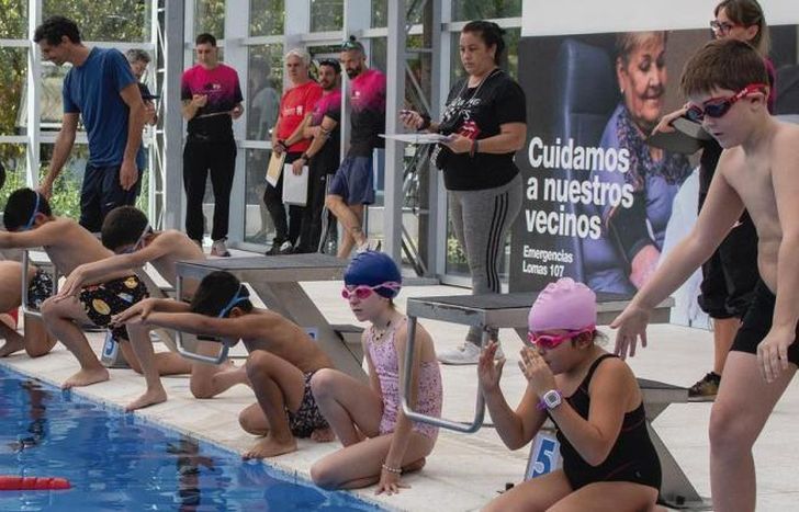 El certamen incluye nadar, andar en bicicleta o correr, o algunas de las tres.