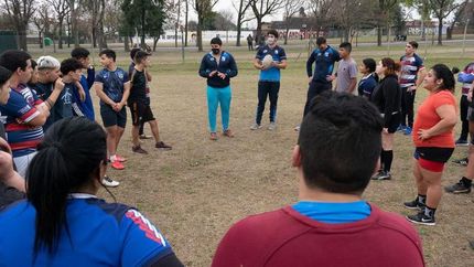 El encuentro tuvo lugar en la cancha de rugby del Parque de Lomas