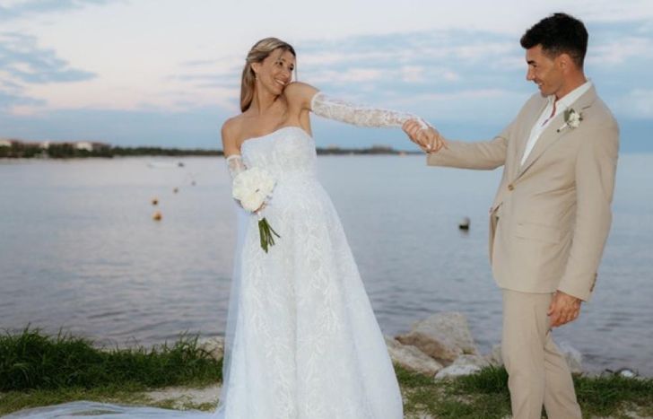Agustín Neglia y Mariana Rojas, de festejo.