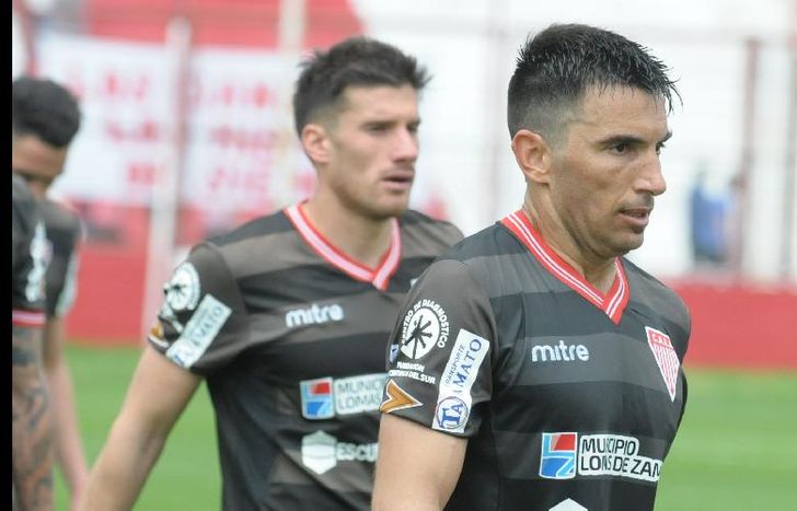El defensor, el más experimentado del plantel, es la voz de mando en el vestuario.