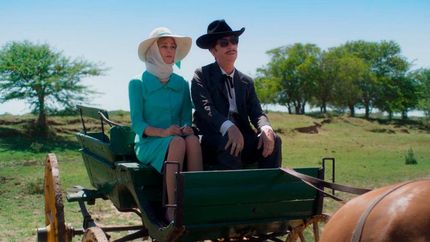 Carola Reyna y Capusotto, en escena.