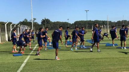 San Martín de Burzaco se pone a punto en Pila.