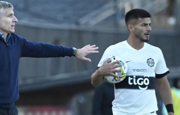 Palermo sacó del equipo al lateral.