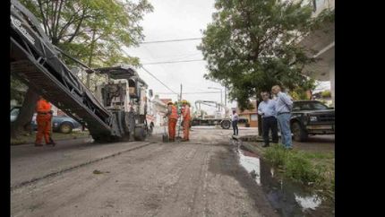lanzan un ambicioso plan de repavimentacion y bacheo en lanus