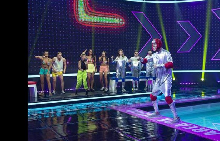 FLOR PEÑA SE SUMA LOS INVITADOS.