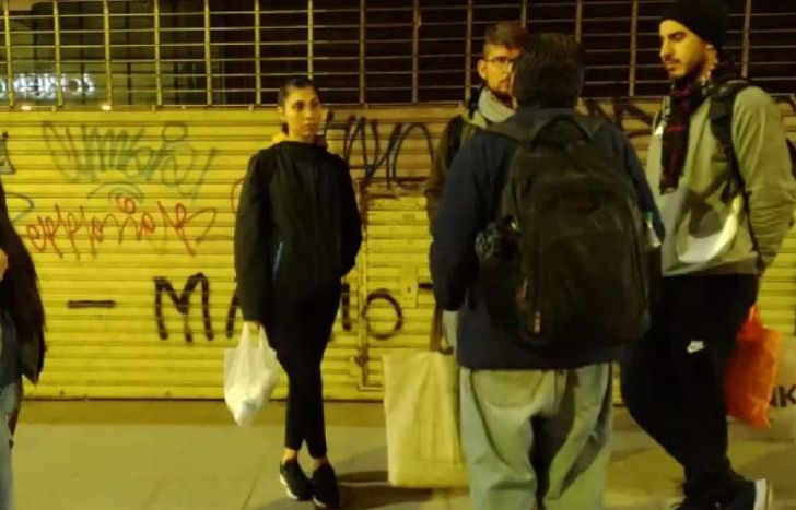 Todos los martes a las 19.30 recorren puntos de Lomas.