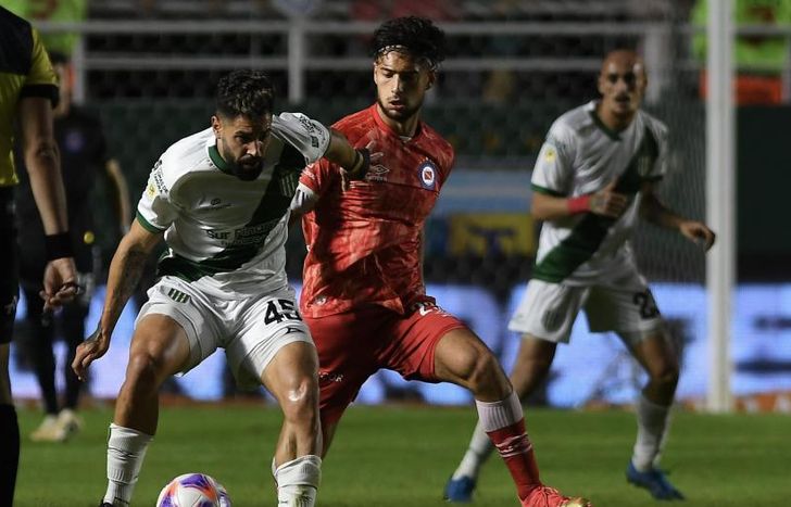 Giménez aguanta la marca de Di Césare.