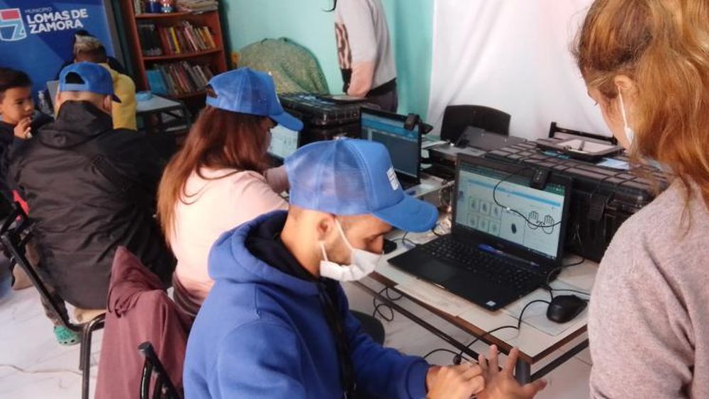 El operativo busca llegar a los vecinos sin documento.