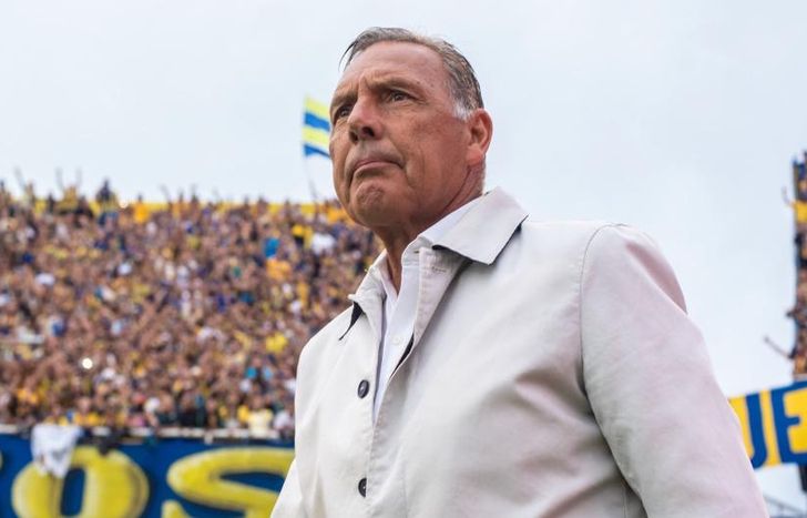 Russo podría sumar un lateral desde Lanús.