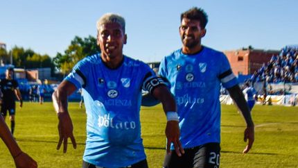 Así celebró el gol de Temperley Luciano Nieto.