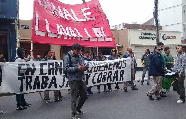 Se manifestaron anoche en las puertas del Ministerio de Trabajo, en Banfield.