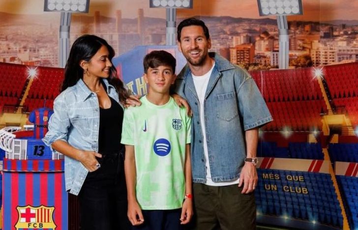 Antonela Roccuzzo y Lionel Messi con su hijo Thiago.