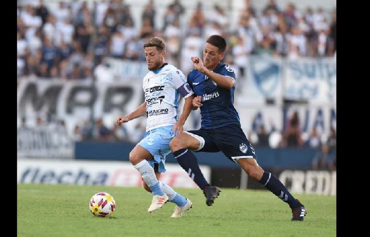 Aldirico destacó la personalidad para intentar jugar por abajo a todo instante.