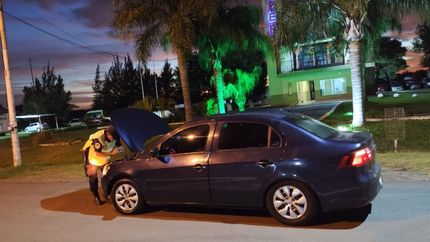 El auto había sido robado en Lomas de Zamora en mayo.