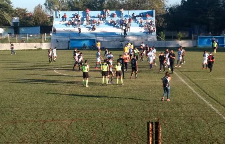 El Tambero ganó el primer partido de la temporada.