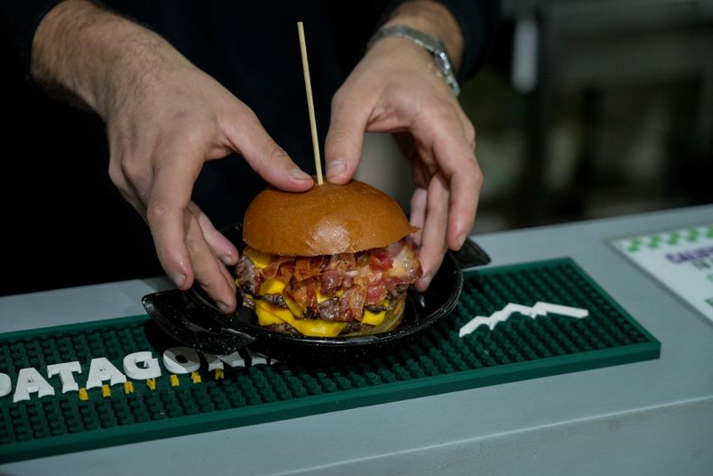 La hamburguesa es un clásico de la gastronomía mundial.