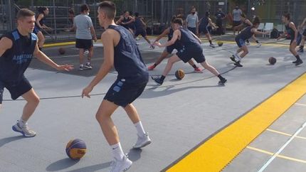 Los entrenamientos se realizan en Vélez.