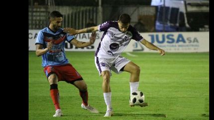 En Campana pasó poco y el resultado le cayó mejor al equipo de Adrogué.