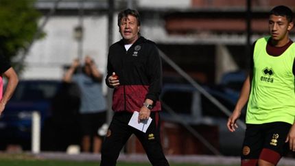 El Ruso piensa en el partido ante Estudiantes de la Plata. El Ruso piensa en el partido ante Estudiantes de la Plata.
