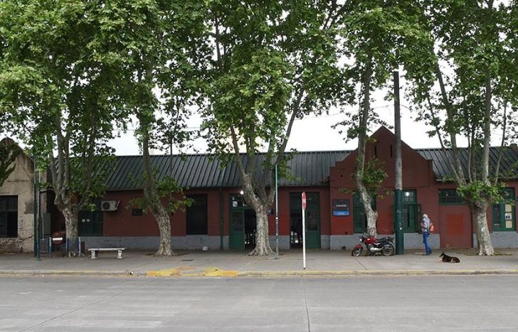 Frente a la estación habrá una feria y shows artísticos.