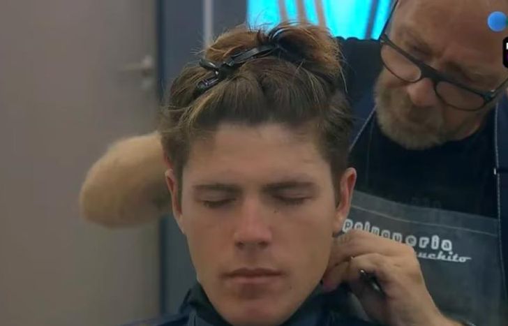 Marcos también fue a la pelu.