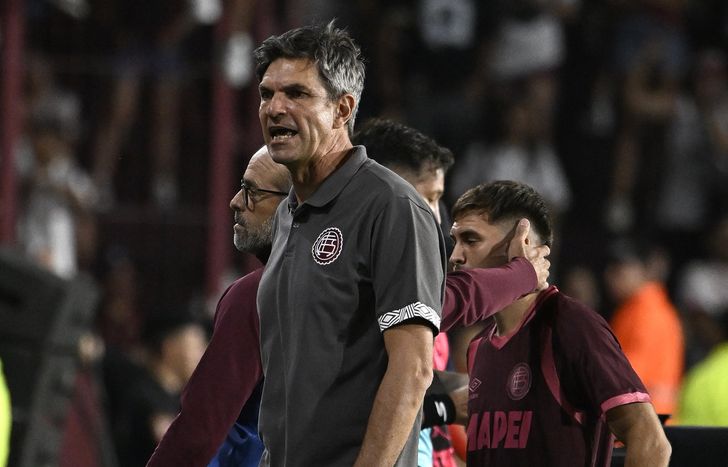 Mauricio Pellegrino se lamentó por los puntos perdidos por Lanús.