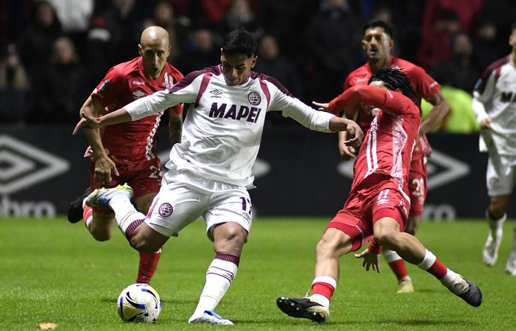 Lanús en caída libre.